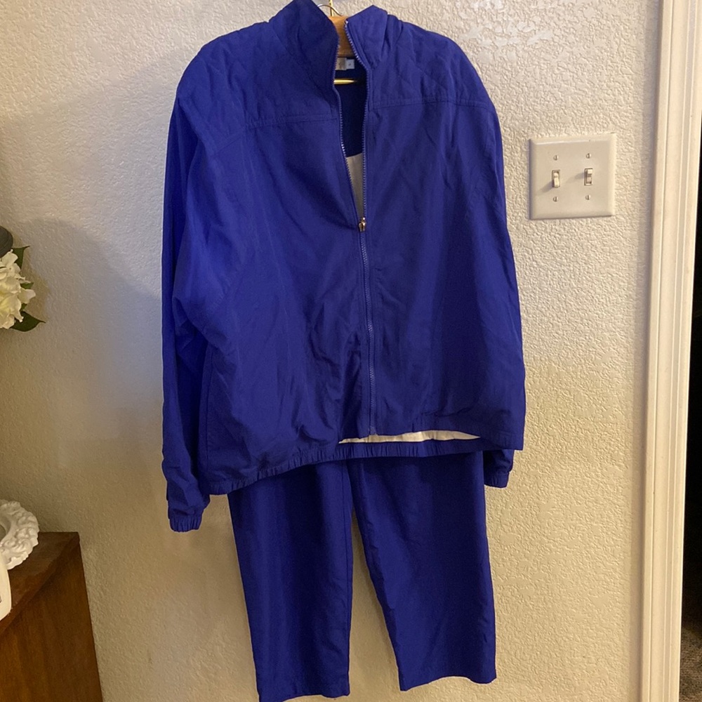 COPY - Women track suit lounge wear wind breaker Napa valley size L top and M b…